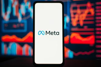 meta-prepara-il-suo-primo-smartwatch-con-fotocamera