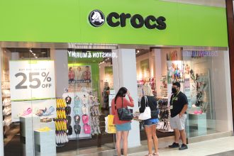 crollo-in-borsa-per-crocs,-pesano-i-dazi-usa